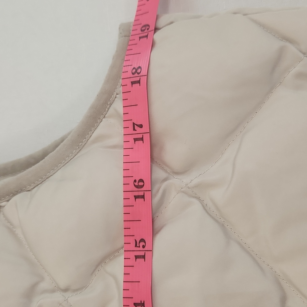 Woolrich Womens Quilted Puffer Vest. Beige. Size M - Picture 9 of 10